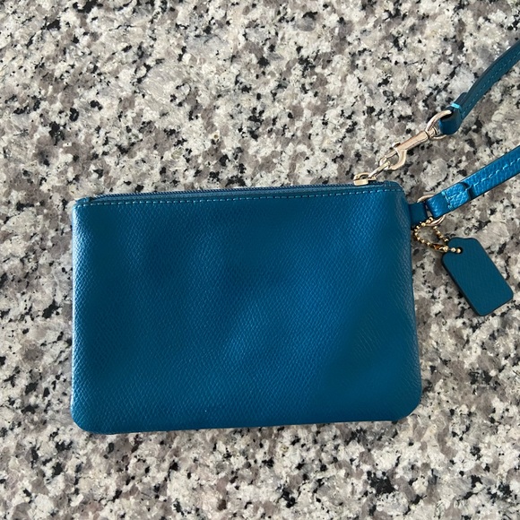 Small Coach wristlet - Picture 5 of 5